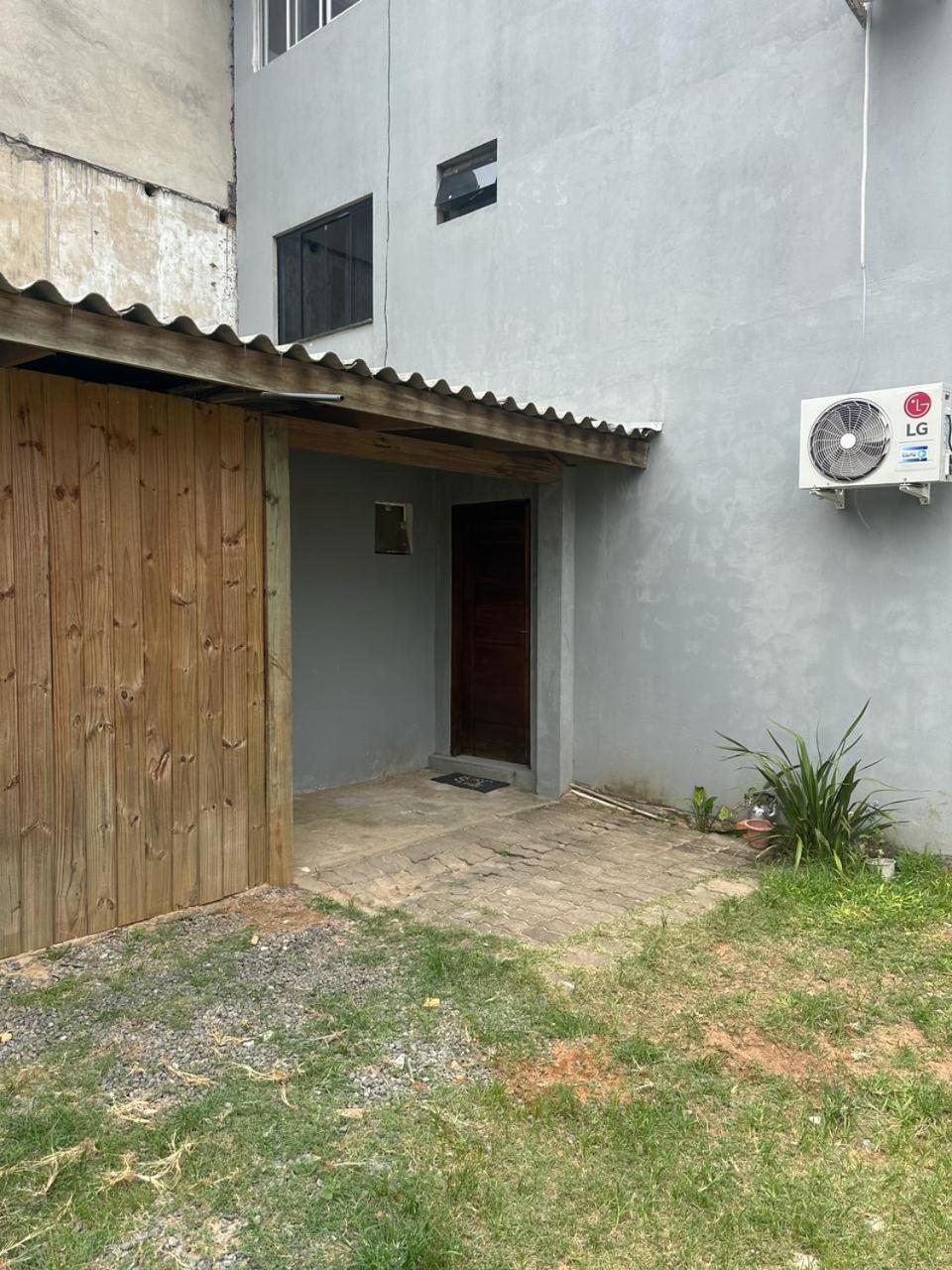 Sobrado Com Terraco E Area De Churrasqueira. Torres Exterior photo